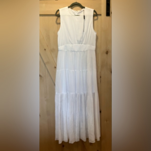 Elie Tahari Dresses & Skirts - ELIE TAHARI NWT Women’s White Tiered 100% Cotton Dress. Stunning!  Size 12.